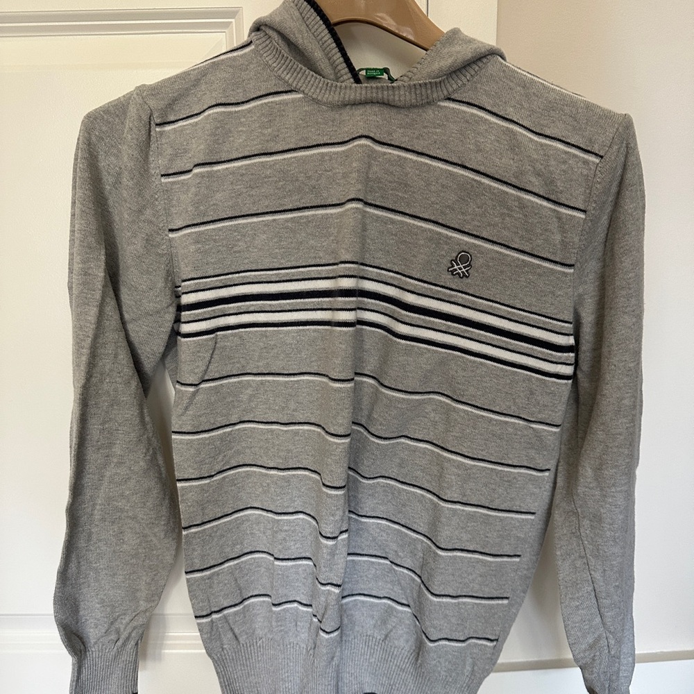 United colors of Benetton sweater with hood (men’s small)
